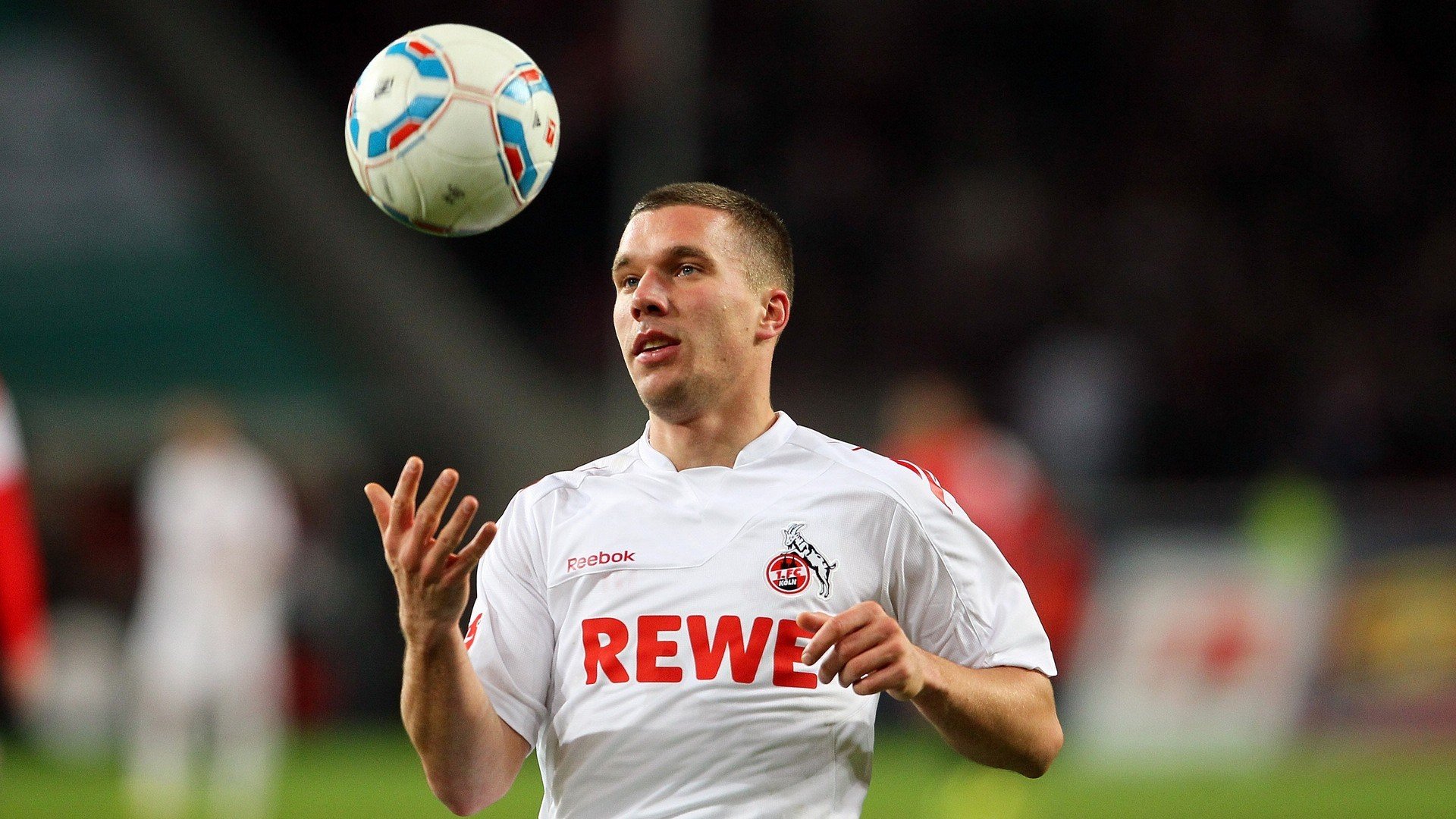 开云中国官网-科技赋能：虚实结合带来沉浸式观赛新体验，科技赋能vr